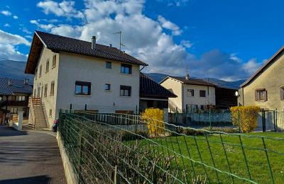 Spacious 341 m² House with 4 Apartments for Sale in Divonne-les-Bains