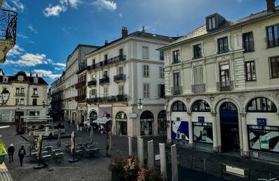 Luxurious 184 m² Apartment for Sale in Aix-les-Bains